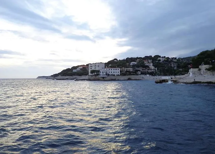 Vue Cap Canaille Et Proche Centre